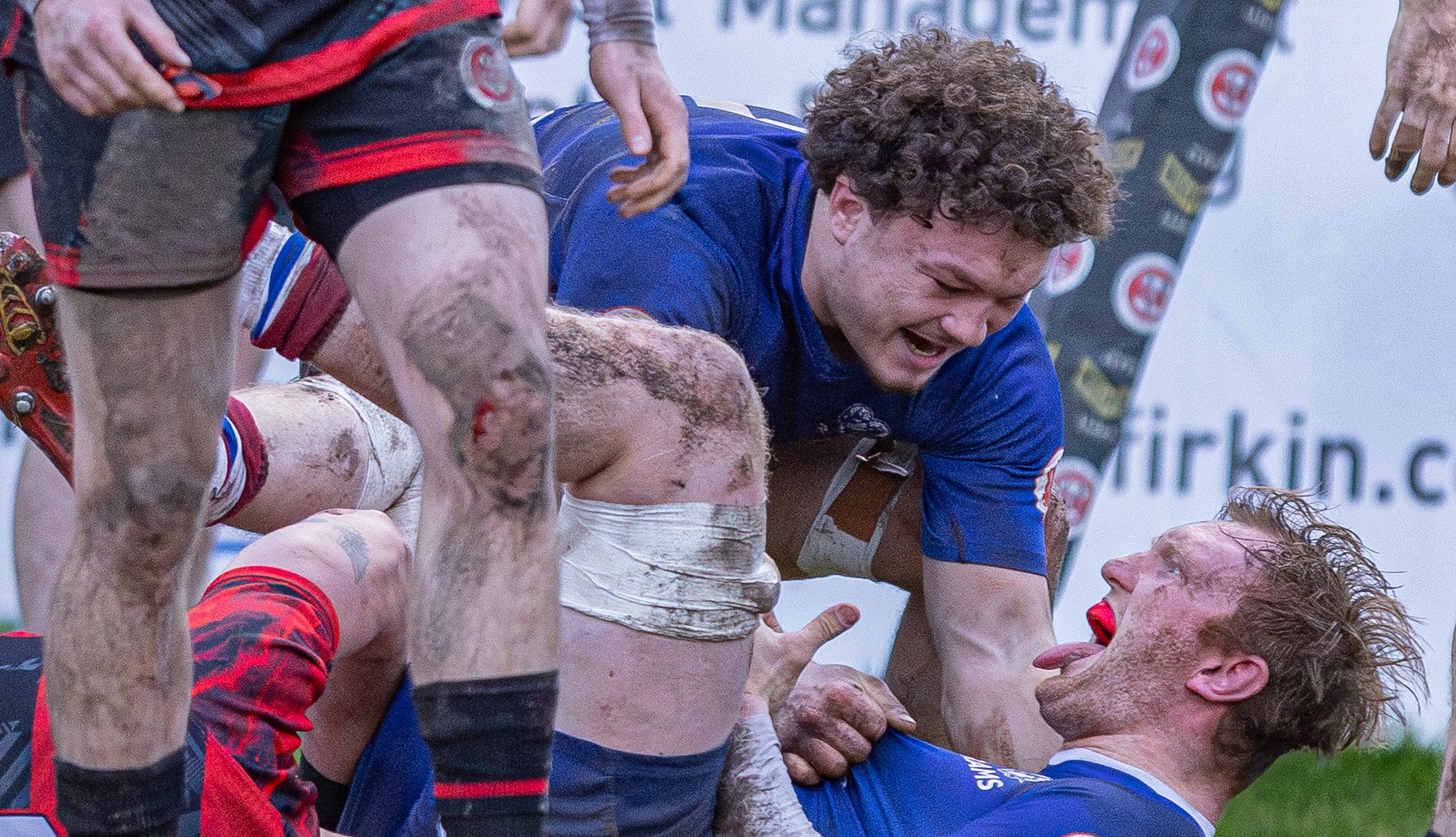 BARN-STORMING BICKNELL BAGS PLAYER OF THE MONTH TROPHY